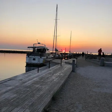 Landejendom بيت للعطل *