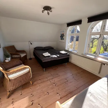 Landejendom بوجنسي